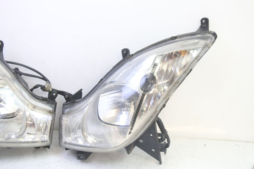 photo de FAROL DIANTEIRO HONDA FES S-WING SWING ABS 125 (2007 - 2015) - Outro ângulo de visão