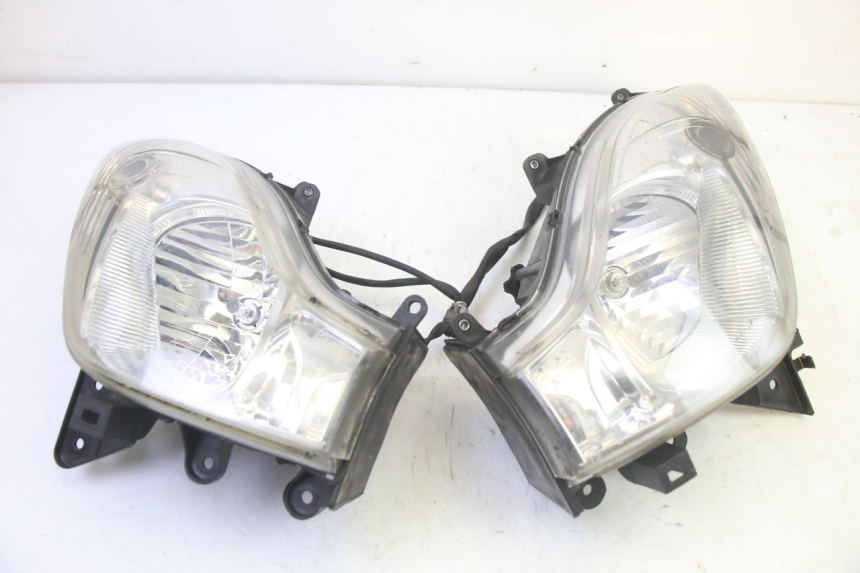 photo de FAROL DIANTEIRO HONDA FES S-WING SWING ABS 125 (2007 - 2015) - Ampliação técnica