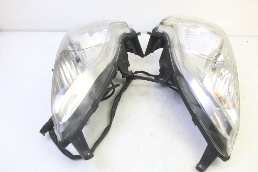 photo de FAROL DIANTEIRO HONDA FES S-WING SWING ABS 125 (2007 - 2015) - Vista geral
