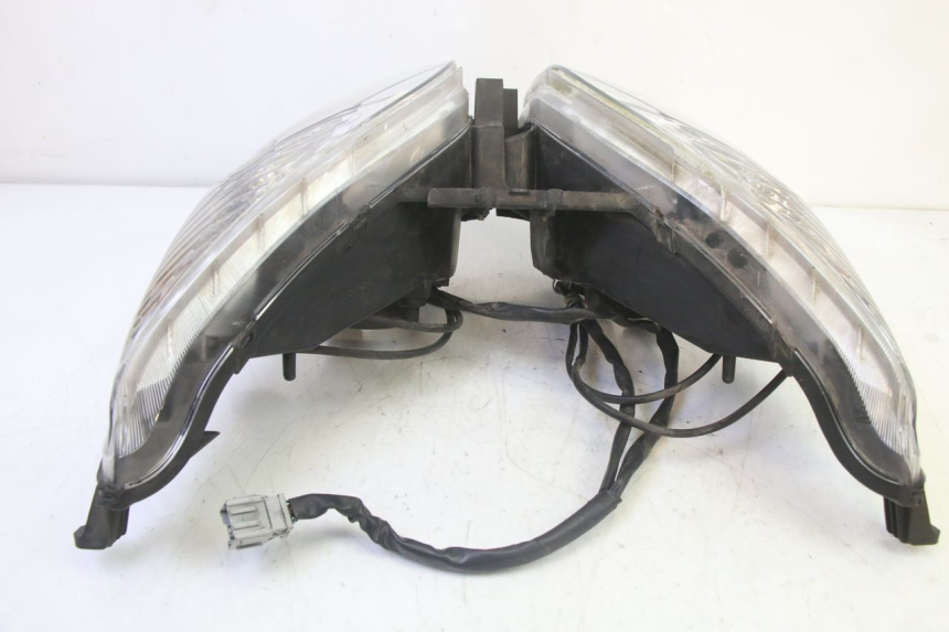 photo de FAROL DIANTEIRO HONDA FES S-WING SWING ABS 125 (2007 - 2015) - Ampliação técnica