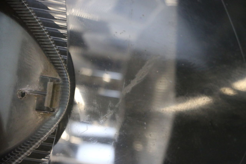 photo de FAROL DIANTEIRO HONDA FJS SILVER WING SILVERWING 400 (2005 - 2008) - Pontos de fixação