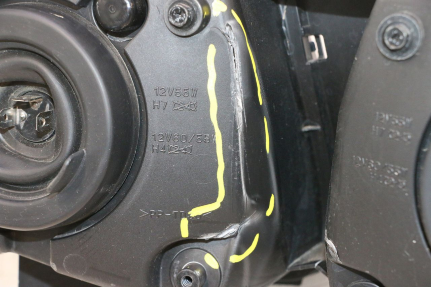 photo de FAROL DIANTEIRO YAMAHA FZ8 800 (2010 - 2016) - Vista de perfil