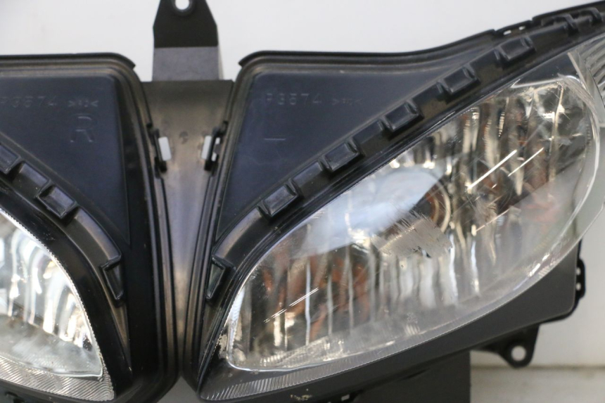 photo de FAROL DIANTEIRO YAMAHA FZ8 800 (2010 - 2016) - Outro ângulo de visão