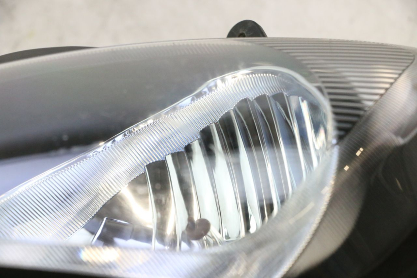 photo de FAROL DIANTEIRO ESQUERDO SUZUKI BURGMAN EXECUTIVE ABS 650 (2006 - 2012) - Detalhe da peça