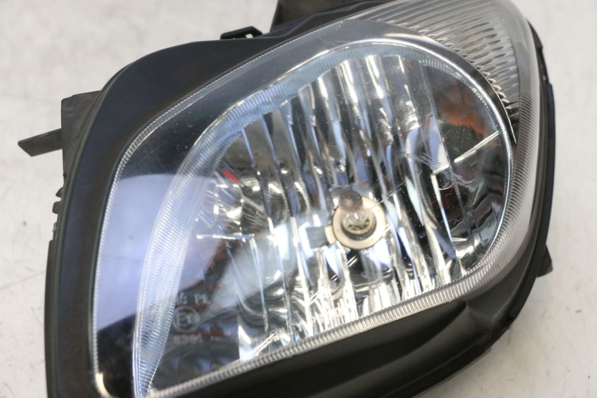 photo de FAROL DIANTEIRO ESQUERDO SUZUKI BURGMAN EXECUTIVE ABS 650 (2006 - 2012) - Zoom do estado de desgaste