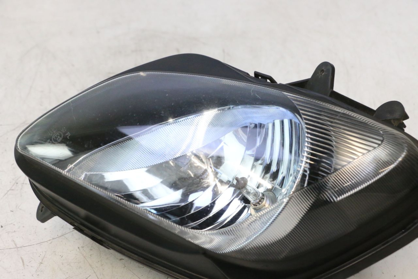 photo de FAROL DIANTEIRO ESQUERDO SUZUKI BURGMAN EXECUTIVE ABS 650 (2006 - 2012) - Outro ângulo de visão