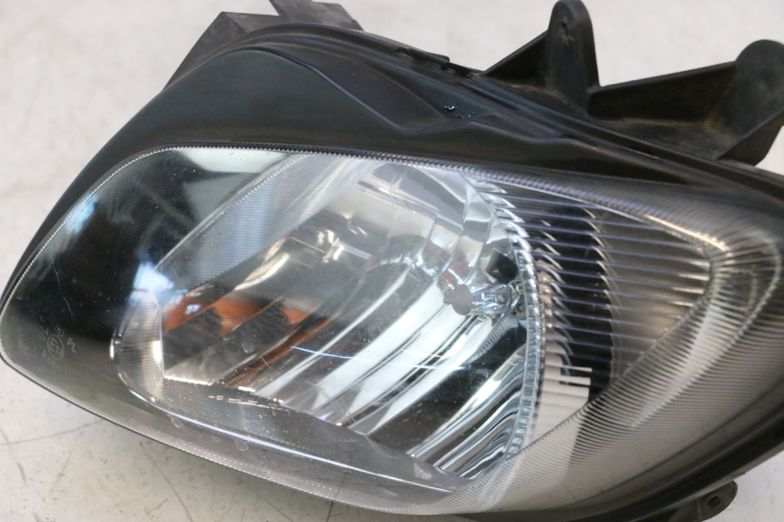 photo de FAROL DIANTEIRO ESQUERDO SUZUKI BURGMAN EXECUTIVE ABS 650 (2006 - 2012) - Pontos de fixação