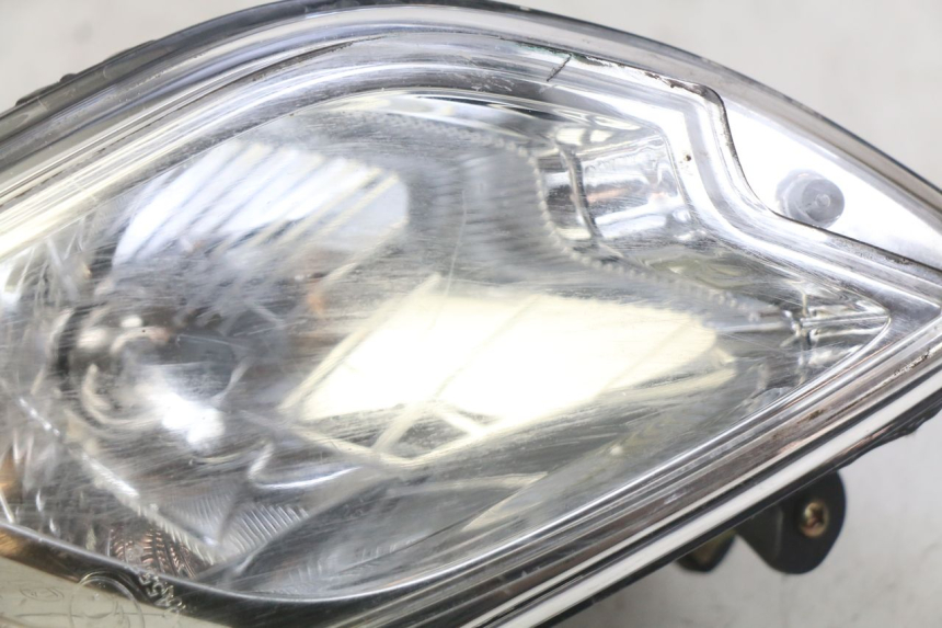 photo de FAROL DIANTEIRO ESQUERDO PEUGEOT CITYSTAR 2T 50 (2018 - 2021) - Detalhe da peça