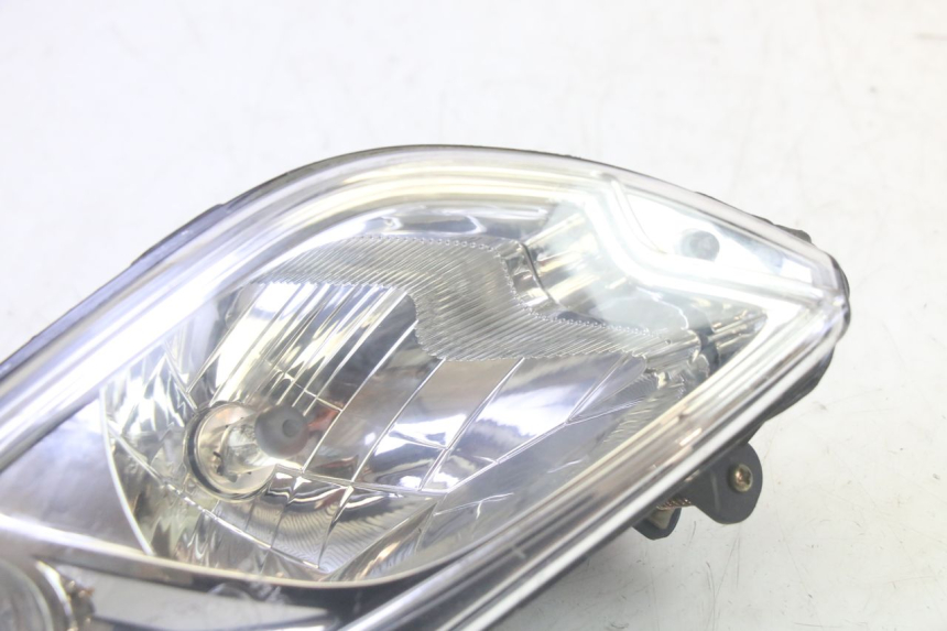 photo de FAROL DIANTEIRO ESQUERDO PEUGEOT CITYSTAR 50 (2013 - 2017) - Zoom do estado de desgaste