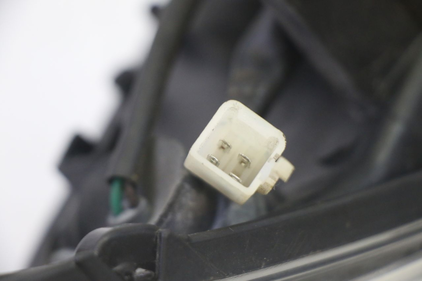 photo de FAROL DIANTEIRO ESQUERDO PEUGEOT CITYSTAR 50 (2013 - 2017) - Pontos de fixação