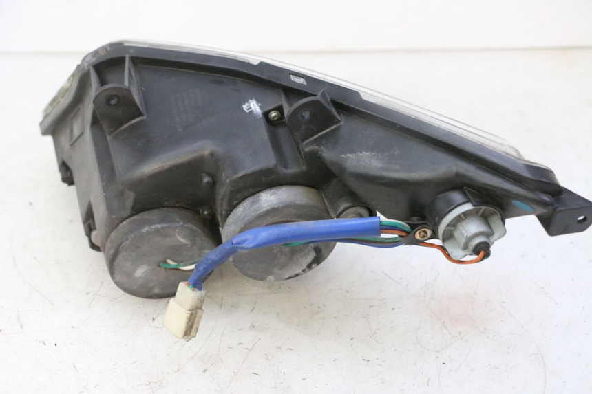 photo de FAROL DIANTEIRO ESQUERDO KYMCO DINK STREET 125 (2009 - 2014) - Outro ângulo de visão