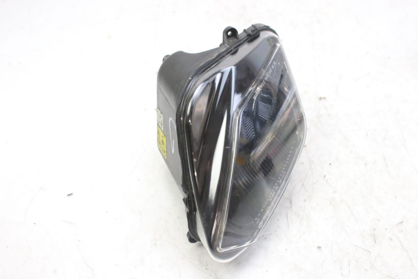 photo de FAROL DIANTEIRO ESQUERDO DERBI GPR 50 (2004 - 2009) - Zoom do estado de desgaste