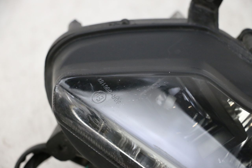photo de FAROL DIANTEIRO ESQUERDO NECO GPX LC 2T 50 (2014 - 2018) - Marcações e referências