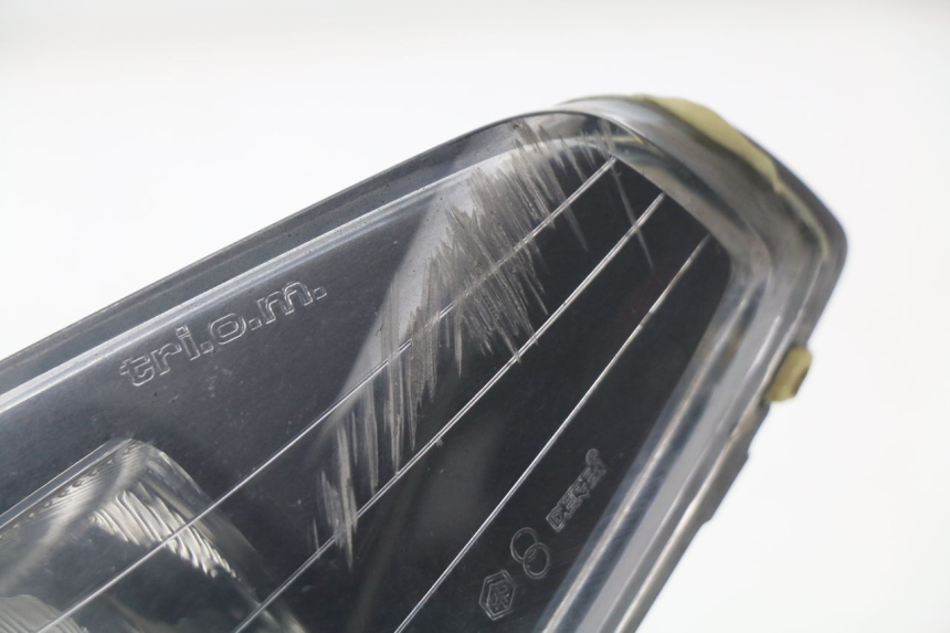 photo de FAROL DIANTEIRO ESQUERDO GILERA NEXUS 125 (2009 - 2013) - Detalhes característicos