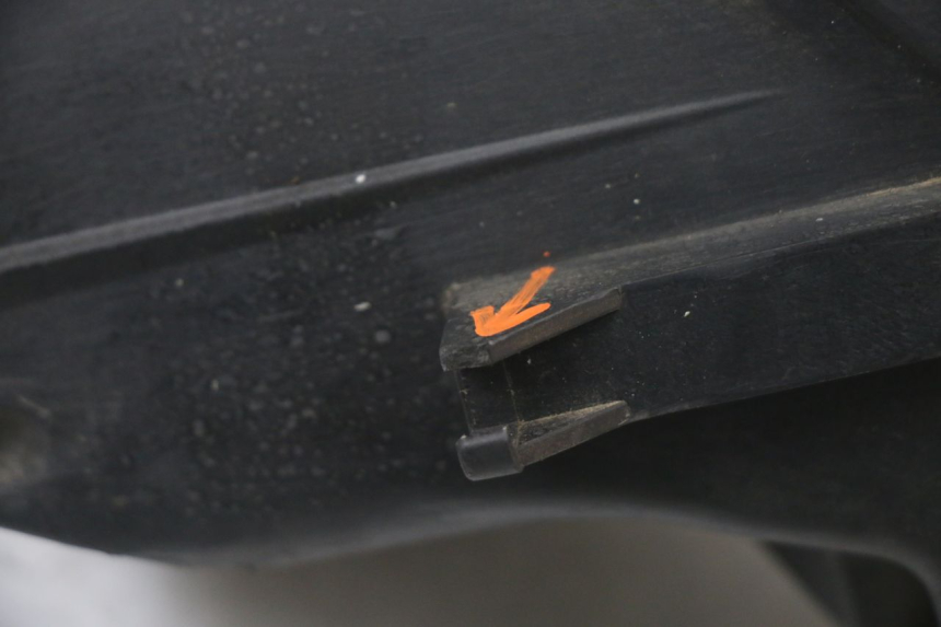 photo de FAROL DIANTEIRO ESQUERDO PEUGEOT SPEEDFIGHT 3 LC 2T 50 (2009 - 2015) - Pontos de fixação