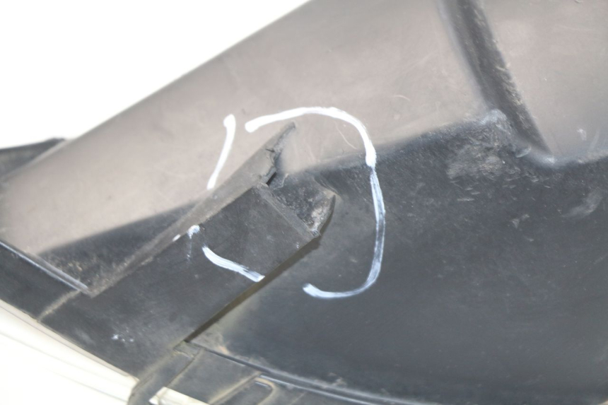 photo de FAROL DIANTEIRO ESQUERDO PEUGEOT SATELIS 300 (2012 - 2015) - Zoom do estado de desgaste