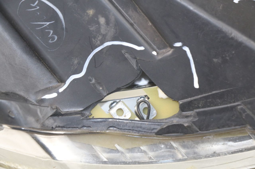 photo de FAROL DIANTEIRO ESQUERDO PEUGEOT SATELIS 300 (2012 - 2015) - Outro ângulo de visão