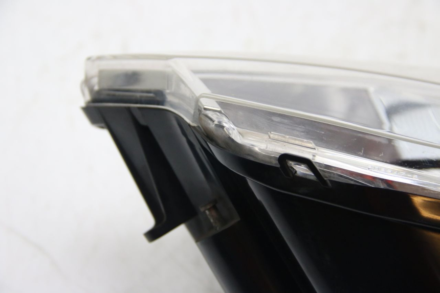 photo de FAROL DIANTEIRO ESQUERDO PEUGEOT SATELIS 125 (2006 - 2009) - Peça verificada