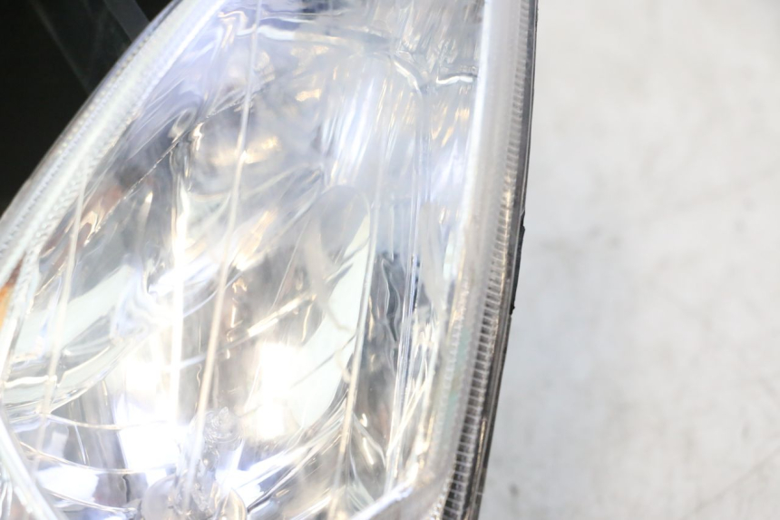 photo de FAROL DIANTEIRO VASTRO GP 2T 50 (2013 - 2017) - Peça verificada