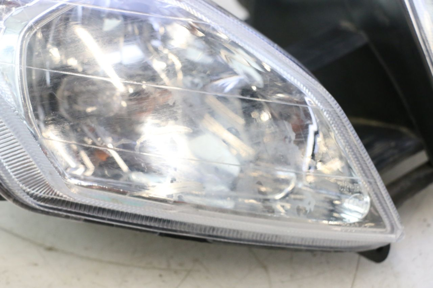 photo de FAROL DIANTEIRO VASTRO GP 2T 50 (2013 - 2017) - Marcações e referências