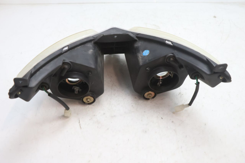 photo de FAROL DIANTEIRO TNT MOTOR GRIDO 2T 50 (2010 - 2019) - Outro ângulo de visão
