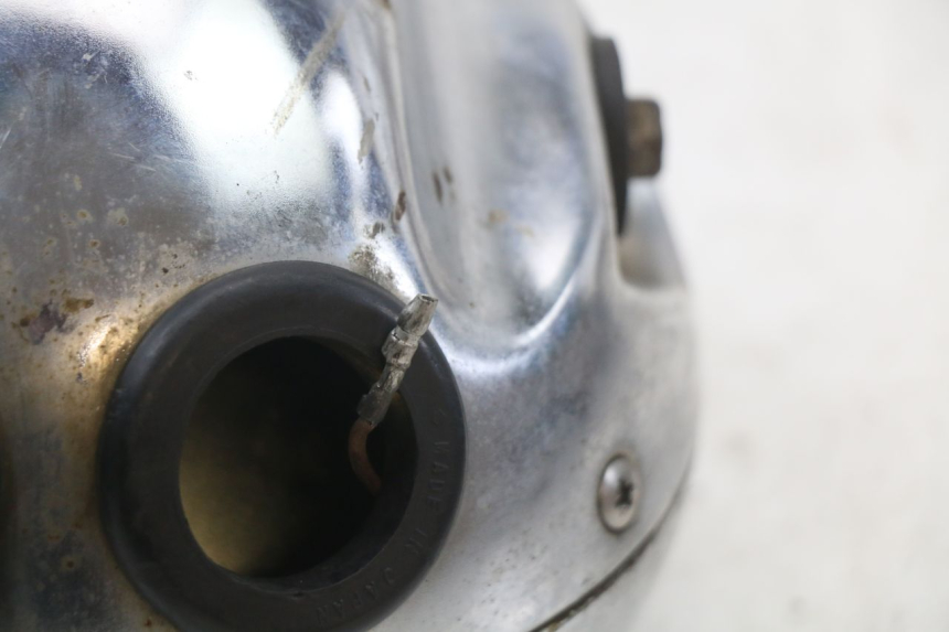 photo de FAROL DIANTEIRO SUZUKI GSX E 250 (1982 - 1983) - Estado da superfície