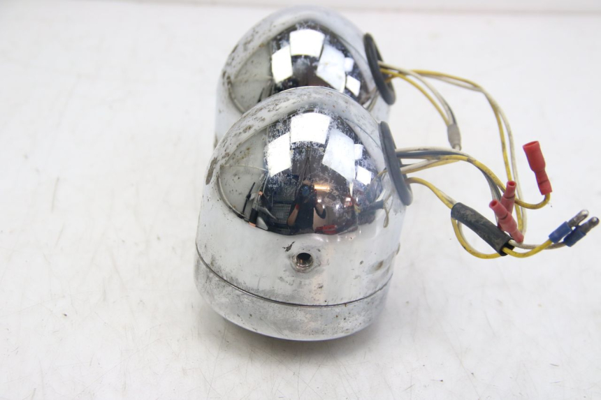 photo de FAROL DIANTEIRO SUZUKI GSX-F GSX  F 1100 (1988 - 1994) - Zoom do estado de desgaste