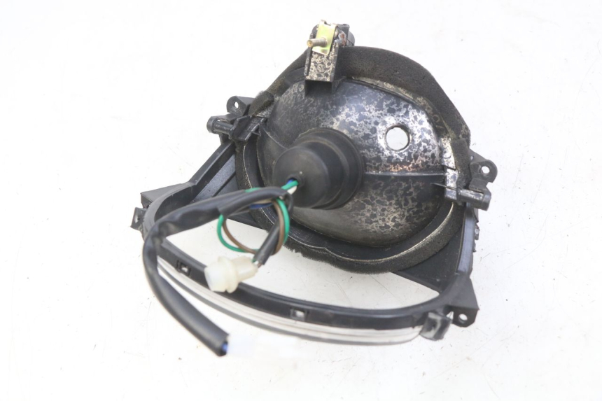 photo de FAROL DIANTEIRO EUROCKA GTR-C 50 (2012 - 2021) - Zoom do estado de desgaste