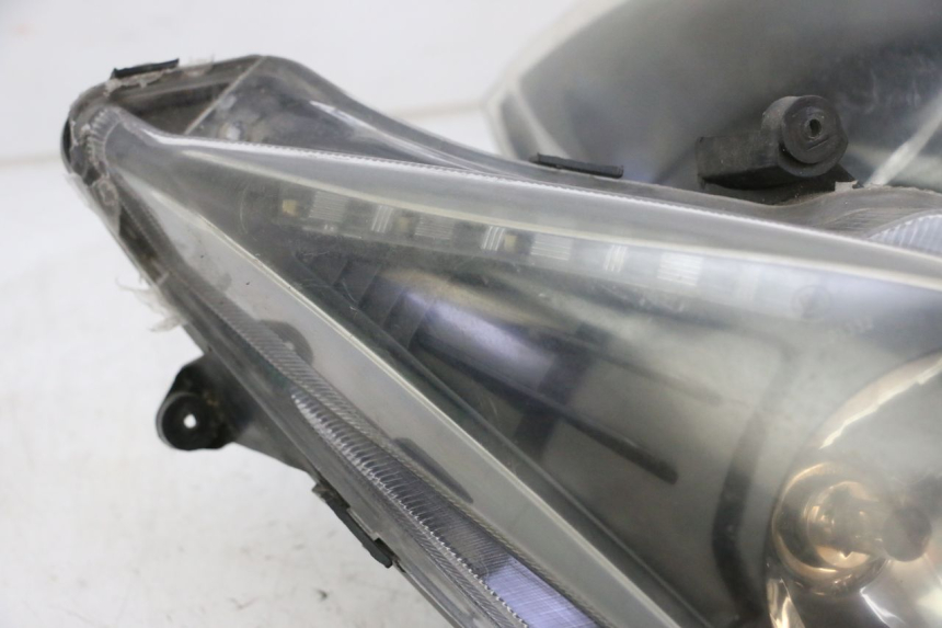 photo de FAROL DIANTEIRO JM MOTORS GTS 125 (2015 - 2019) - Ampliação dos componentes