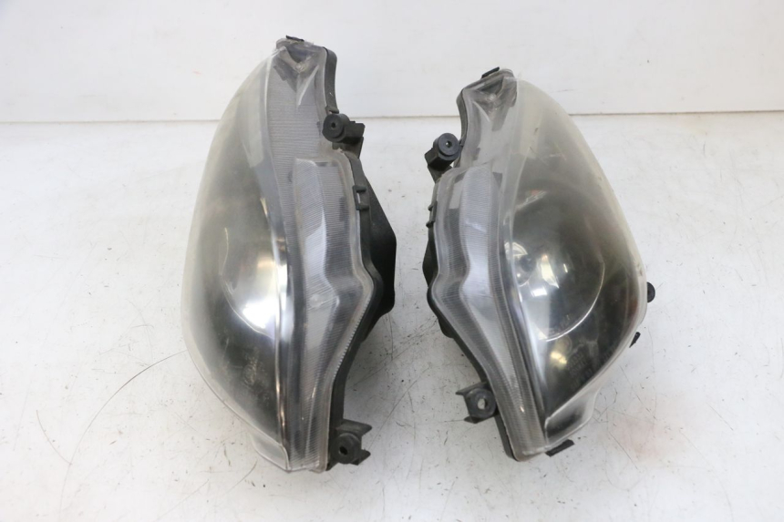photo de FAROL DIANTEIRO JM MOTORS GTS 125 (2015 - 2019) - Vista de perto