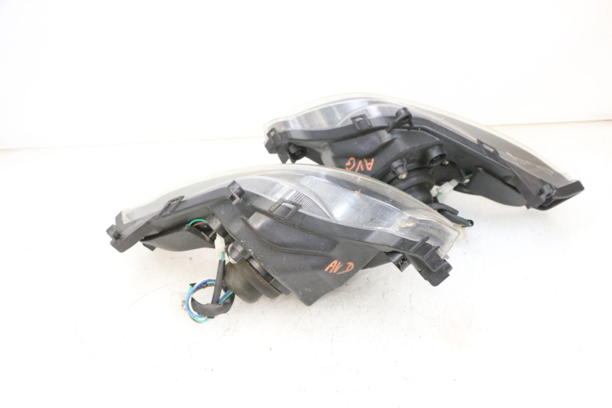 photo de FAROL DIANTEIRO JM MOTORS GTS 125 (2015 - 2019) - Outro ângulo de visão