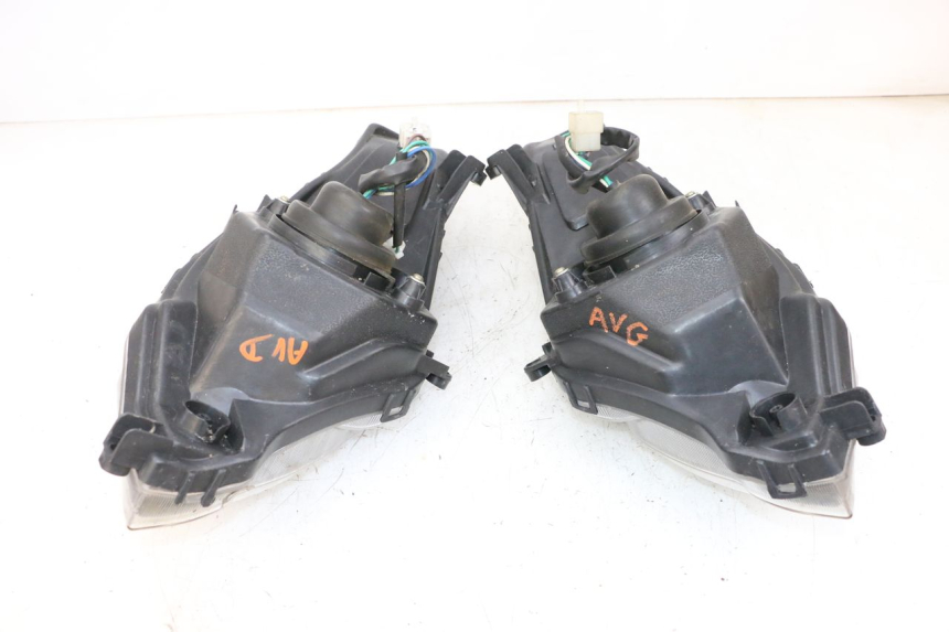 photo de FAROL DIANTEIRO JM MOTORS GTS 125 (2015 - 2019) - Pontos de fixação