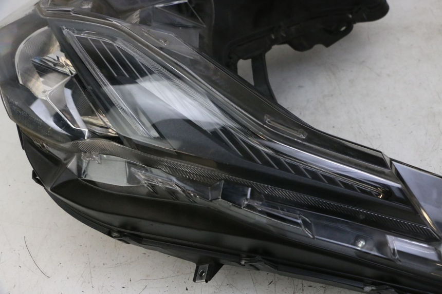 photo de FAROL DIANTEIRO HONDA FORZA 125 (2021 - 2025) - Pontos de fixação