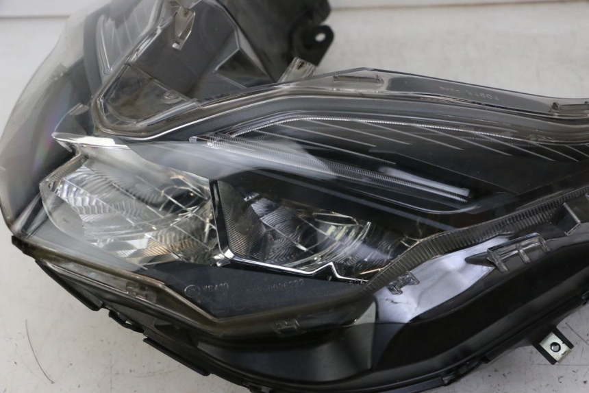 photo de FAROL DIANTEIRO HONDA FORZA 125 (2021 - 2025) - Estado da superfície