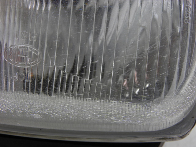 photo de FAROL DIANTEIRO HONDA NH VISION 50 (1985 - 1994) - Pontos de fixação