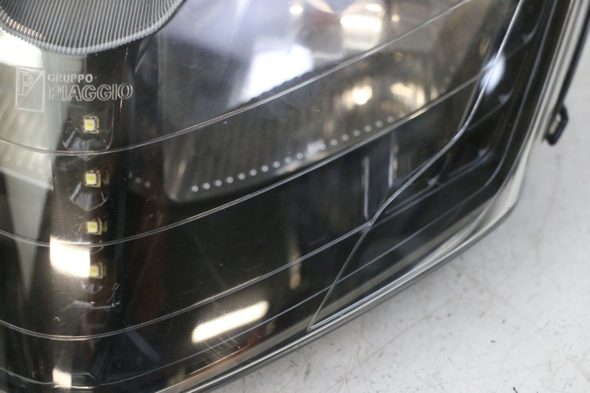 photo de FAROL DIANTEIRO PIAGGIO IE MP3 YOURBAN 300 (2011 - 2016) - Marcações e referências