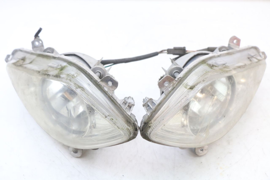 photo de FAROL DIANTEIRO SYM JOYRIDE EVO 125 (2009 - 2016) - Zoom do estado de desgaste