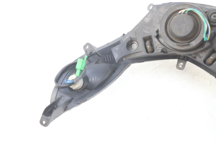 photo de FAROL DIANTEIRO PEUGEOT KISBEE 2T 50 (2010 - 2017) - Zoom do estado de desgaste