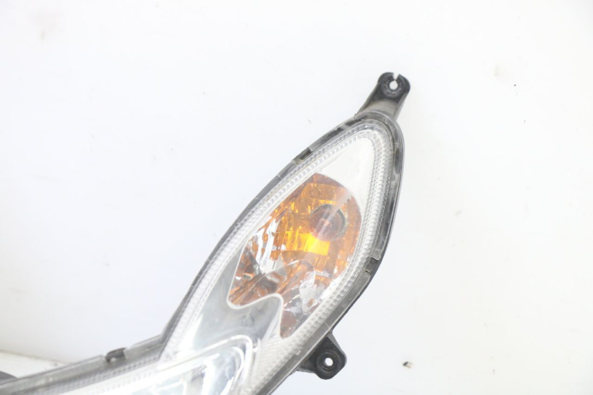 photo de FAROL DIANTEIRO PEUGEOT KISBEE 2T 50 (2018 - 2022) - Zoom do estado de desgaste