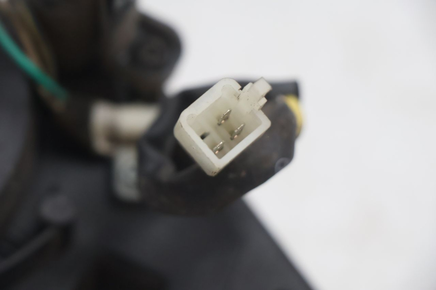 photo de FAROL DIANTEIRO PEUGEOT KISBEE 2T 50 (2010 - 2017) - Detalhes característicos