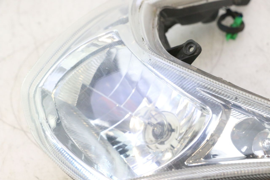 photo de FAROL DIANTEIRO PEUGEOT KISBEE 2T 50 (2010 - 2017) - Estado da superfície