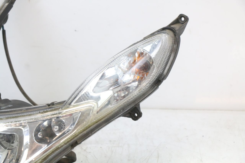 photo de FAROL DIANTEIRO PEUGEOT KISBEE 4T 50 (2010 - 2017) - Pontos de fixação