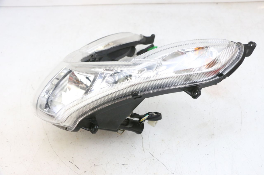 photo de FAROL DIANTEIRO PEUGEOT KISBEE 4T 50 (2010 - 2017) - Detalhes característicos