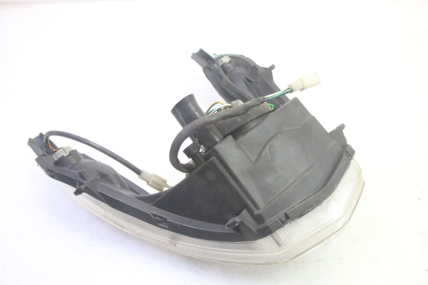photo de FAROL DIANTEIRO PEUGEOT KISBEE 4T 50 (2010 - 2017) - Estado da superfície