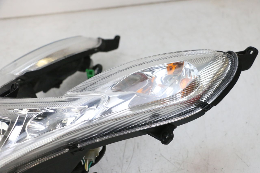 photo de FAROL DIANTEIRO PEUGEOT KISBEE 4T 50 (2010 - 2017) - Vista do produto
