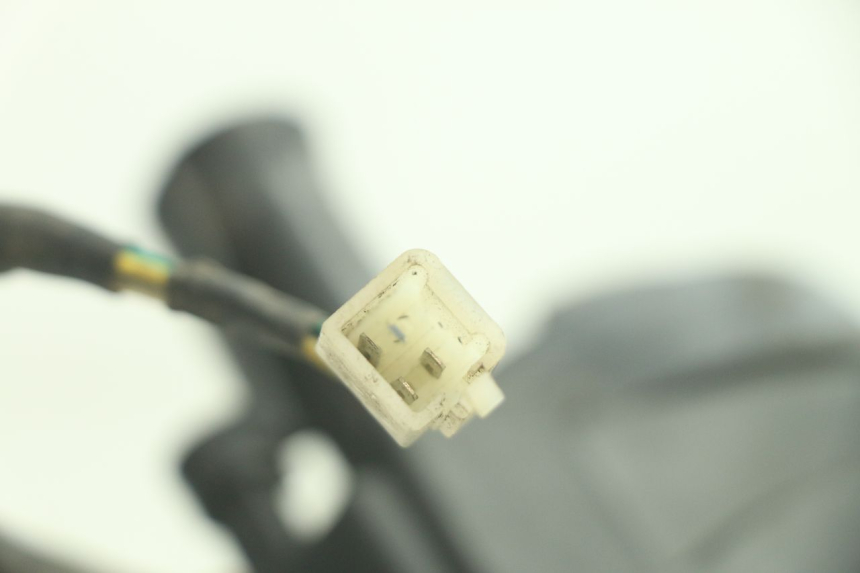 photo de FAROL DIANTEIRO PEUGEOT KISBEE 4T 50 (2018 - 2022) - Estado da superfície