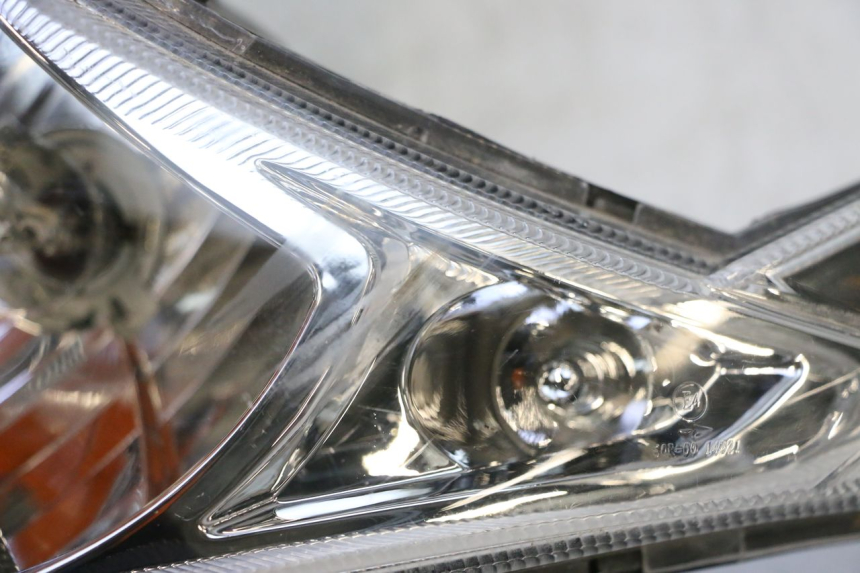 photo de FAROL DIANTEIRO PEUGEOT KISBEE 4T 50 (2018 - 2022) - Vista do produto