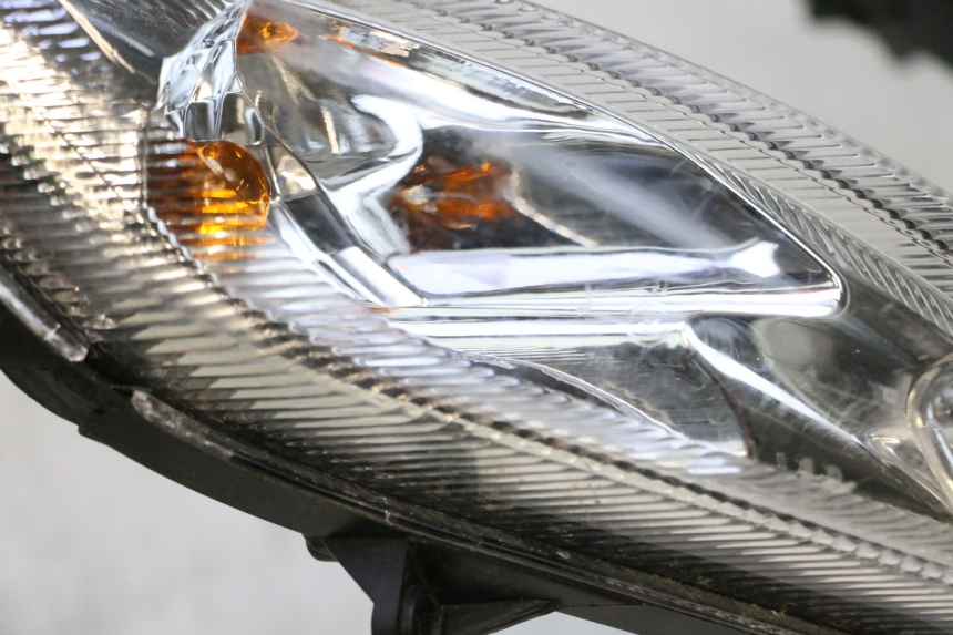 photo de FAROL DIANTEIRO PEUGEOT KISBEE 4T 50 (2018 - 2022) - Vista de perto