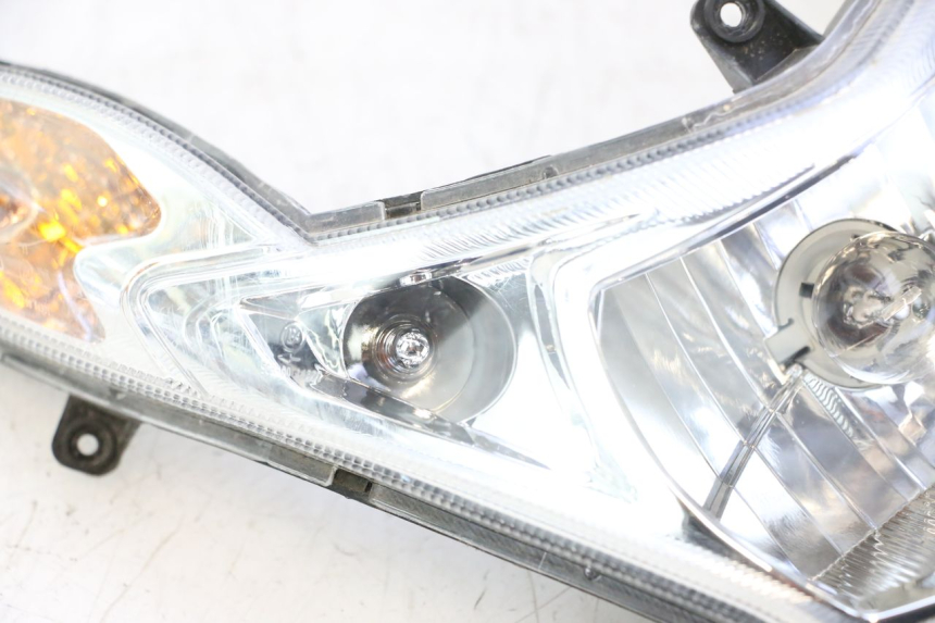 photo de FAROL DIANTEIRO PEUGEOT KISBEE 4T 50 (2018 - 2022) - Inspeção visual