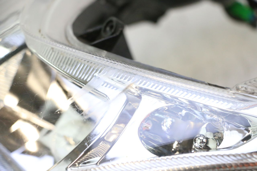 photo de FAROL DIANTEIRO PEUGEOT KISBEE 4T 50 (2018 - 2022) - Peça verificada